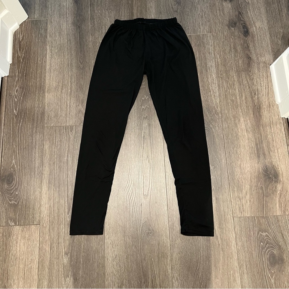 Black leggings